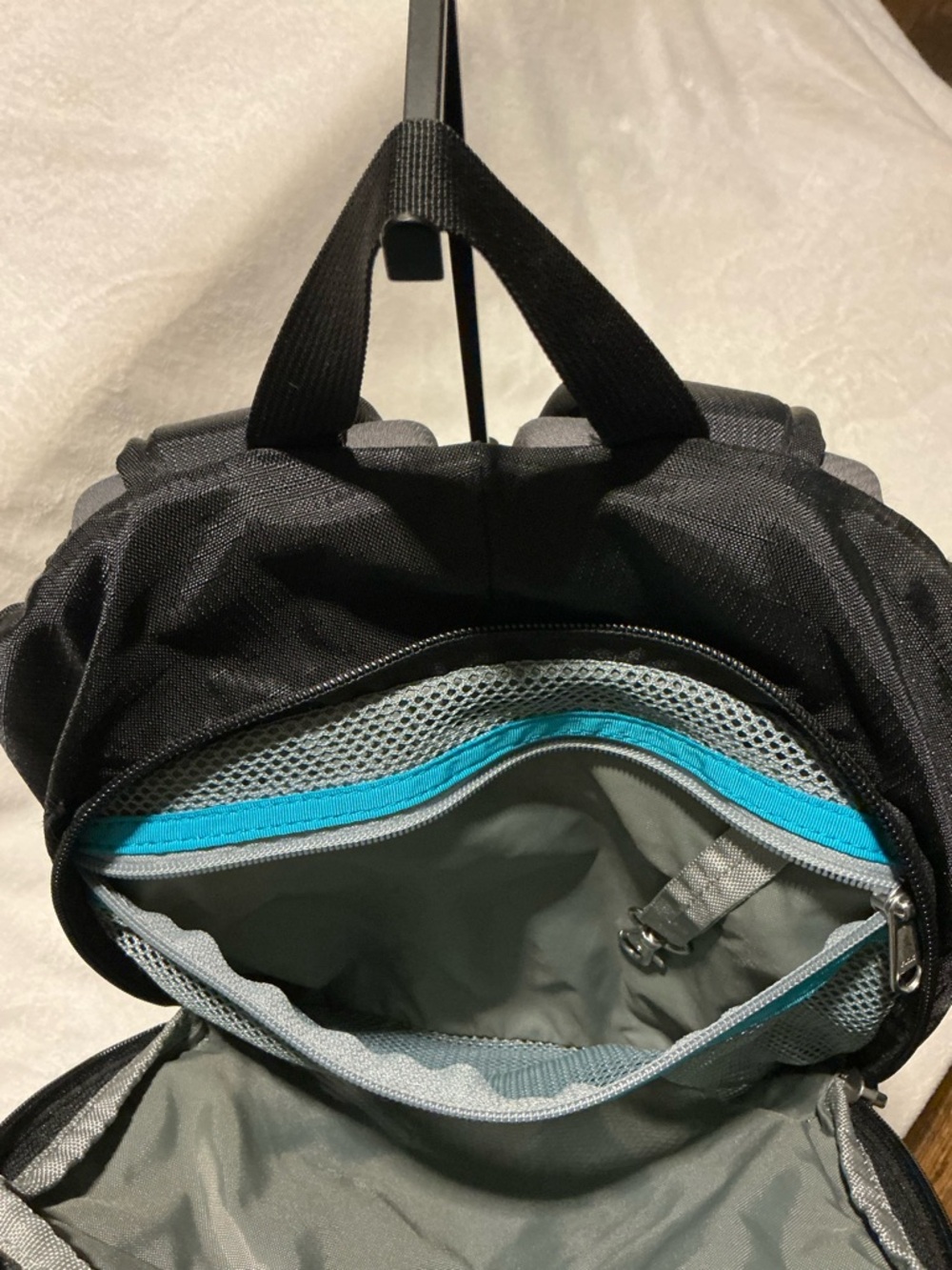 Thule Sweden Black Backpack - Durable Travel Bag - Picture 5 of 10